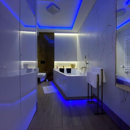 Apartament "Love" Centrum Z Duza Wanna Dla Dwojga Gniezno Ngoại thất bức ảnh