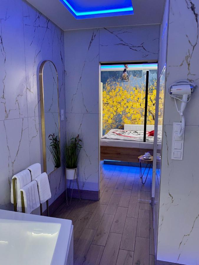 Apartament "Love" Centrum Z Duza Wanna Dla Dwojga Gniezno Ngoại thất bức ảnh