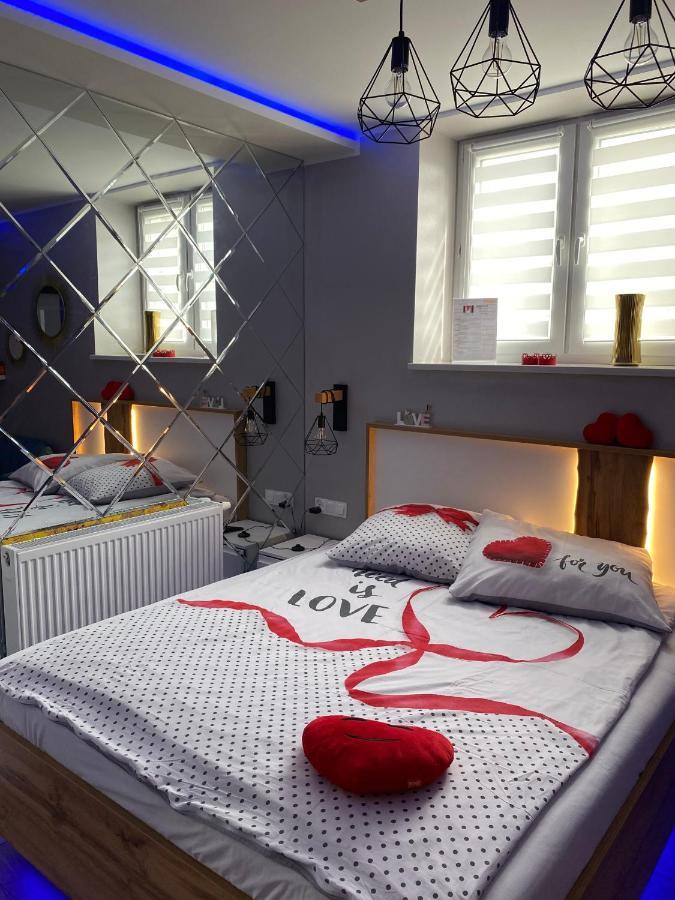 Apartament "Love" Centrum Z Duza Wanna Dla Dwojga Gniezno Ngoại thất bức ảnh