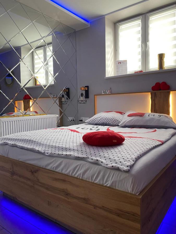 Apartament "Love" Centrum Z Duza Wanna Dla Dwojga Gniezno Ngoại thất bức ảnh