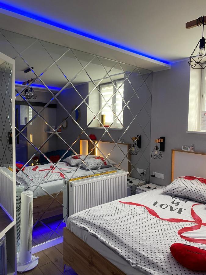 Apartament "Love" Centrum Z Duza Wanna Dla Dwojga Gniezno Ngoại thất bức ảnh