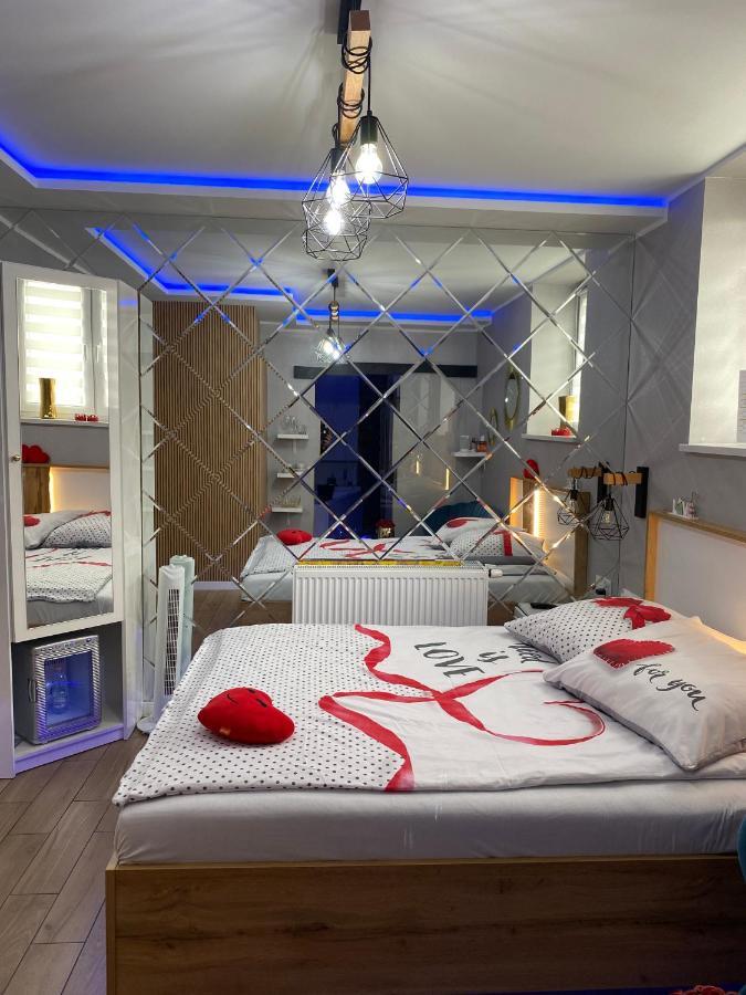Apartament "Love" Centrum Z Duza Wanna Dla Dwojga Gniezno Ngoại thất bức ảnh