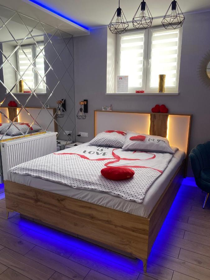 Apartament "Love" Centrum Z Duza Wanna Dla Dwojga Gniezno Ngoại thất bức ảnh
