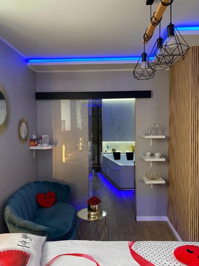 Apartament "Love" Centrum Z Duza Wanna Dla Dwojga Gniezno Ngoại thất bức ảnh