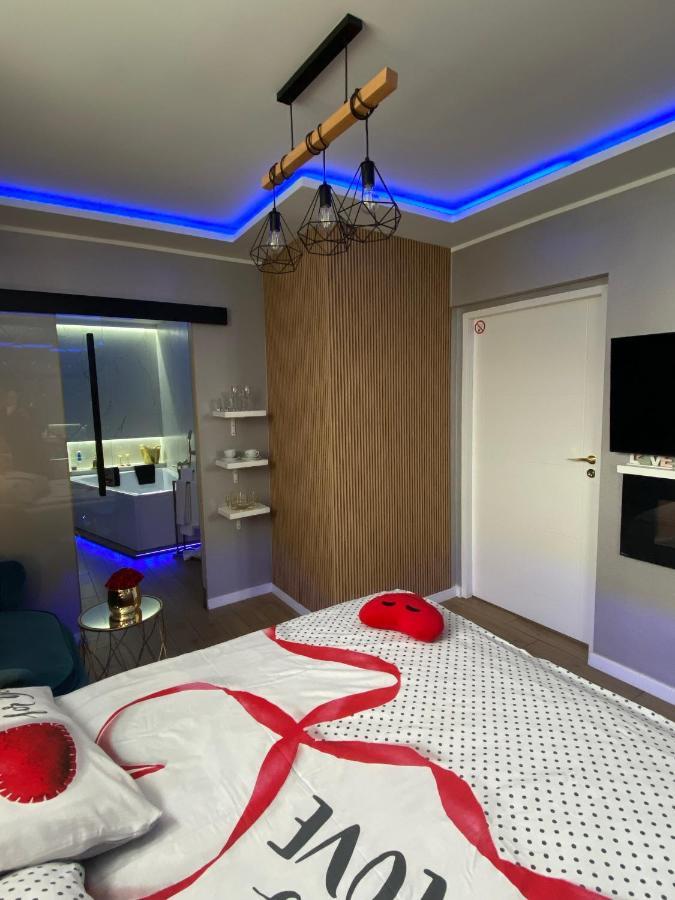 Apartament "Love" Centrum Z Duza Wanna Dla Dwojga Gniezno Ngoại thất bức ảnh